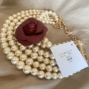 Woman’s Vintage Pearl Choker